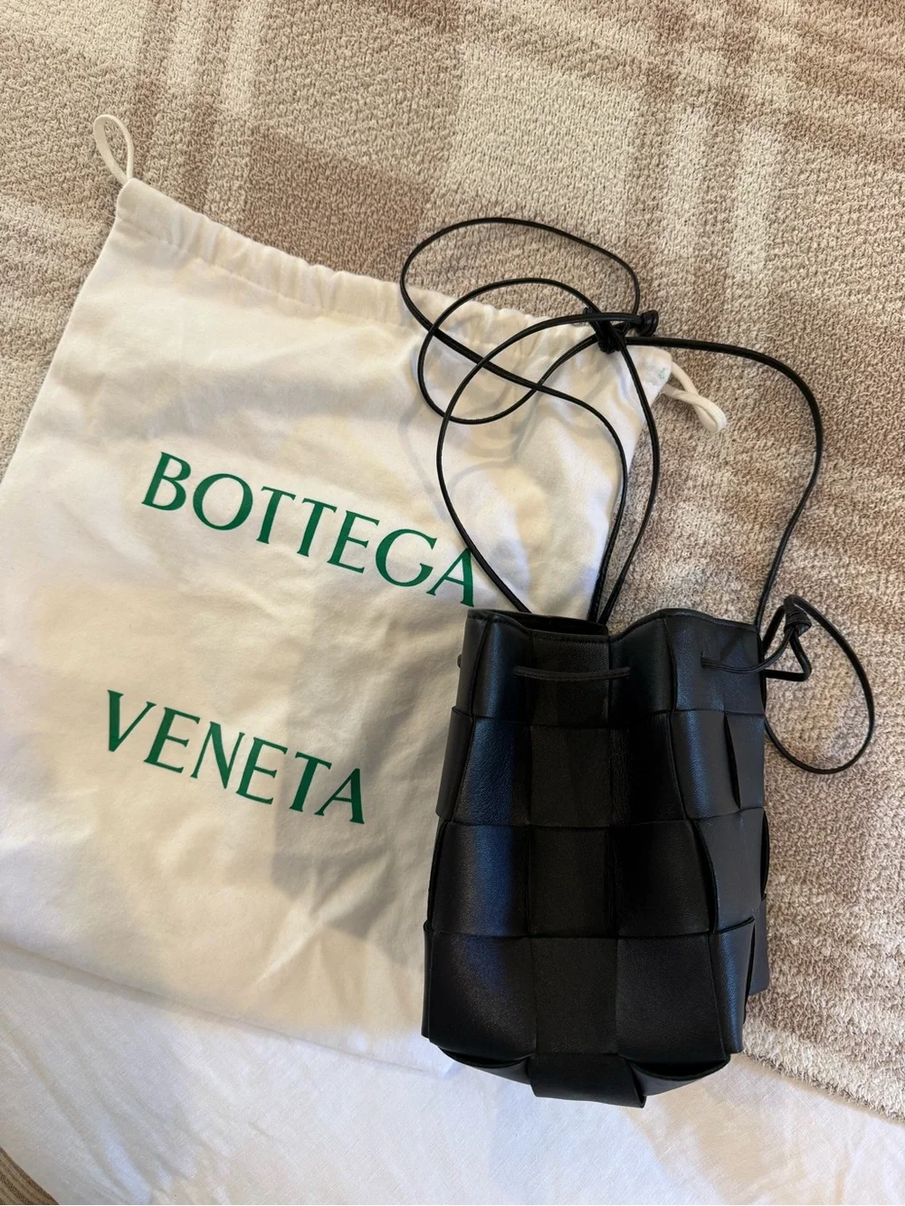 Bottega Veneta Black Intrecciato Bucket Bag in Black